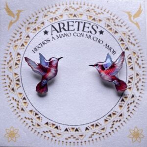 Aretes artesanales de Colibri Rojizo Pechi Rosado– Accesorios exclusivos inspirados en la fauna Colombiana.