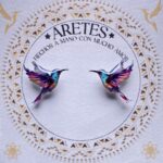 Aretes artesanales de Colibri Fenix– Accesorios exclusivos inspirados en la fauna Colombiana.