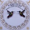 Aretes artesanales de Colibri Caleño– Accesorios exclusivos inspirados en la fauna Colombiana.