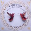 Aretes artesanales de Colibri Rojo Platizado– Accesorios exclusivos inspirados en la fauna Colombiana.