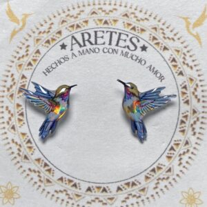 Aretes artesanales de Colibri Grisaceo Amarillo– Accesorios exclusivos inspirados en la fauna Colombiana.